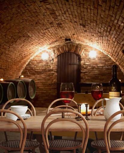 Acogedor papel pintado de bodega con dos copas de vino tinto Acogedor papel pintado de bodega con dos copas de vino tinto