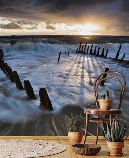 Kveldstranda med skummende bølger Veggmaleri
