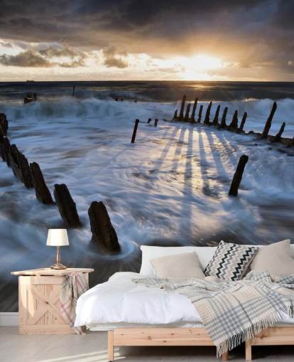 Avondstrand met schuimige golven muurschildering Avondstrand met schuimige golven muurschildering