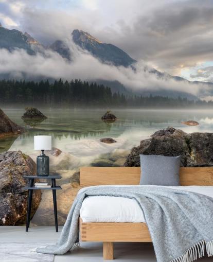 Rocky Misty Lake Bakgrunn