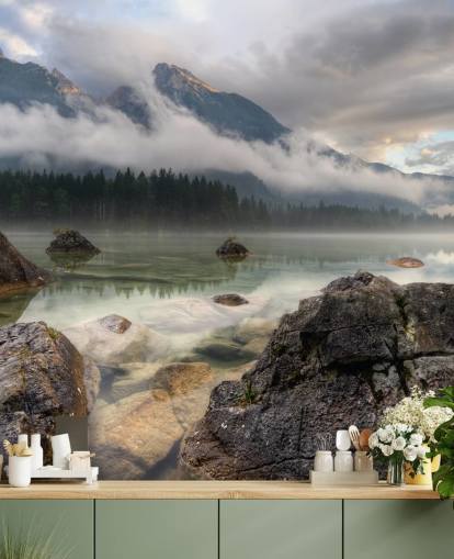 Rocky Misty Lake Bakgrunn