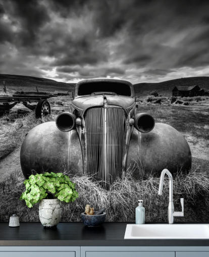 svart og hvitt vintage biltapet veggmaleri kalt Too Old to Drive av 1x - Artist Carsten Schlipf