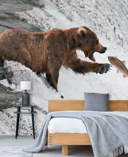 papel de parede urso pegando peixe