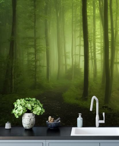 Misty Green Forest Behang Muurschildering