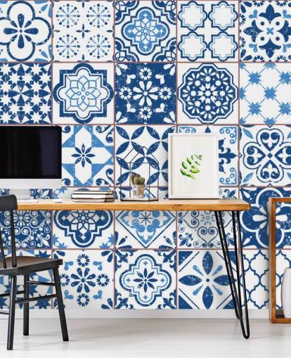 Blauw en wit vintage versleten tegels behang