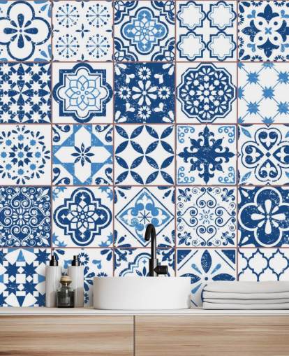 Blauw en wit vintage versleten tegels behang