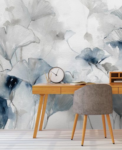 mural de papel pintado floral personalizable blanco y azul llamado Glorious Ginko de Carol Robinson para baños y dormitorios mural de papel pintado floral personalizable blanco y azul llamado Glorious Ginko de Carol Robinson para baños y dormitorios