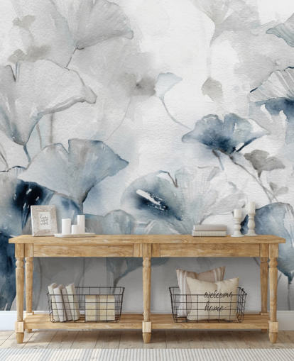 weiße und blaue personalisierbare Blumentapete Glorious Ginko von Carol Robinson für Badezimmer und Schlafzimmer weiße und blaue personalisierbare Blumentapete Glorious Ginko von Carol Robinson für Badezimmer und Schlafzimmer