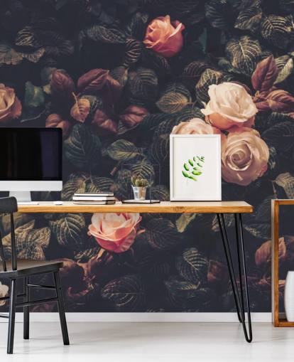 Papier Peint Fresque Roses contre un Buisson Vert