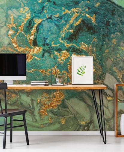 groene en gouden marmeren behangmuurschildering op maat genaamd Emerald Marble van Lara Skinner voor woonkamers groene en gouden marmeren behangmuurschildering op maat genaamd Emerald Marble van Lara Skinner voor woonkamers
