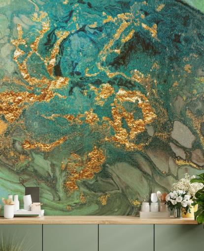 groene en gouden marmeren behangmuurschildering op maat genaamd Emerald Marble van Lara Skinner voor woonkamers