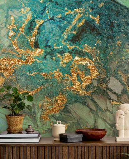 mural de papel de parede de mármore personalizado verde e dourado chamado Emerald Marble de Lara Skinner para salas de estar