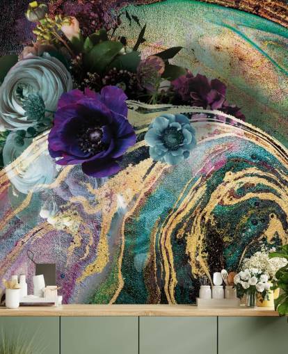 papier peint mural en marbre vert, violet et doré appelé Marble Floral New Master par Lara Skinner pour les chambres ou les salles de bain