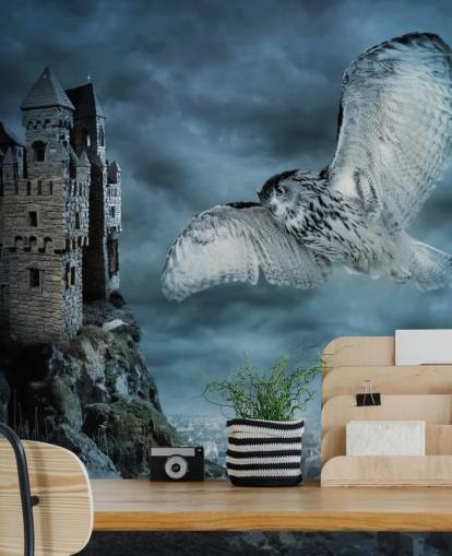 Eule fliegt um das alte Schloss herum Fototapete