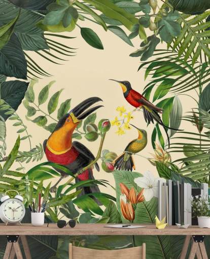 papier peint mural vert et beige de la jungle intitulé Toucans in the Jungle par Andrea Haase
