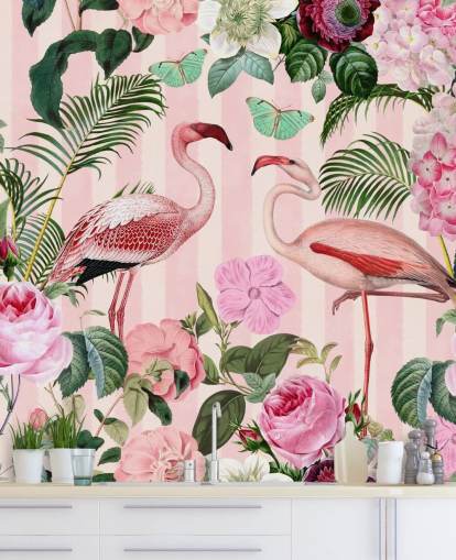 rosafarbenes und grünes Flamingo-Tapetenwandbild namens Flamingo Rendezvous von Andrea Haase für Schlafzimmer