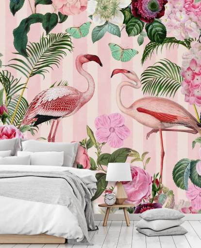 carta da parati murale con fenicotteri rosa e verdi chiamata Flamingo Rendezvous di Andrea Haase per camere da letto