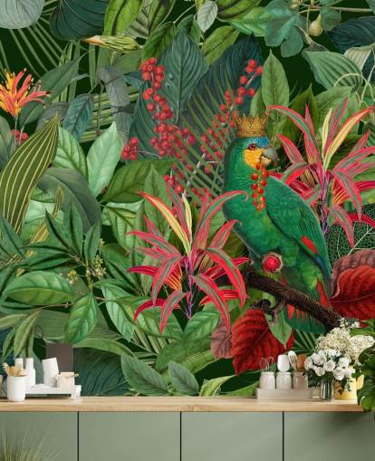 groene en rode aanpasbare jungle behangmuurschildering genaamd Parrot King van Andrea Haase voor slaapkamers