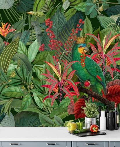 papier peint mural personnalisable vert et rouge de la jungle appelé Parrot King par Andrea Haase pour les chambres