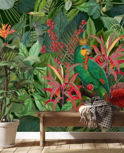 carta da parati murale personalizzabile con giungla verde e rossa chiamata Parrot King di Andrea Haase per camere da letto