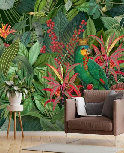 papier peint mural personnalisable vert et rouge de la jungle appelé Parrot King par Andrea Haase pour les chambres