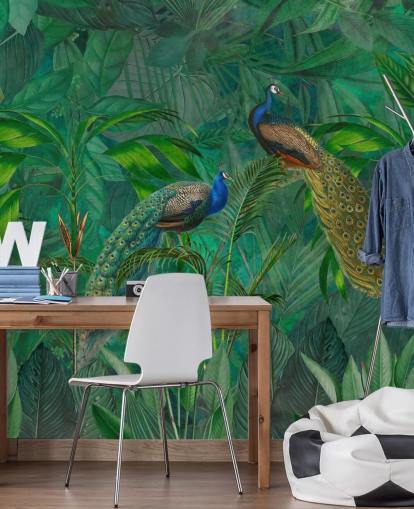 grüne individuelle Pfauentapete namens Peacock Paradise Jungle von Andrea Haase für Schlafzimmer oder Wohnzimmer