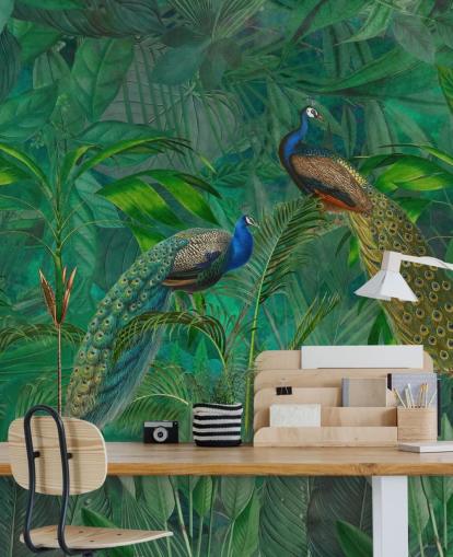 papel pintado verde personalizado de pavo real llamado Peacock Paradise Jungle de Andrea Haase para dormitorio o sala de estar