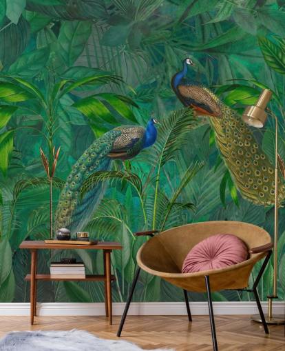grüne individuelle Pfauentapete namens Peacock Paradise Jungle von Andrea Haase für Schlafzimmer oder Wohnzimmer