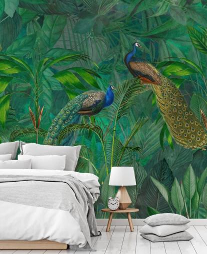 papier peint vert personnalisé en forme de paon appelé Peacock Paradise Jungle par Andrea Haase pour chambre ou salon