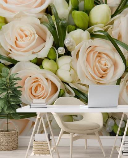 Decorazione murale ravvicinata con bouquet da sposa con rose bianche