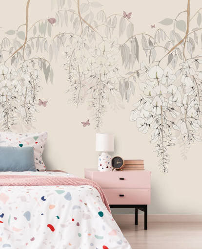 carta da parati murale floreale beige chiamata Wisteria Lane di Kelly Kratzing per ragazze, camere da letto e sale giochi