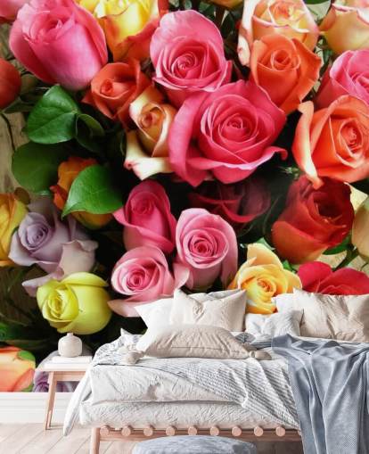 Decorazione murale con rose colorate