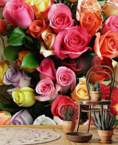 Decorazione murale con rose colorate