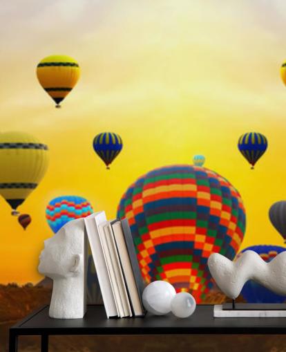 Skyline coucher de soleil couvert de ballons colorés papier peint