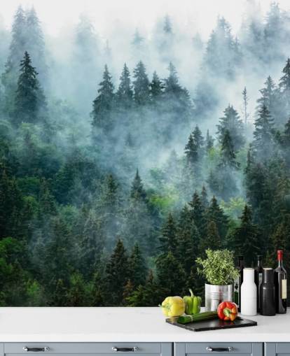 grön anpassningsbar skogstapetväggmålning kallad Misty Mountain Landscape för kontor