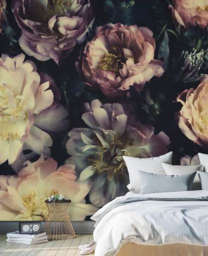 murale floreale viola personalizzabile chiamato Purple Roses per camere da letto, salotti e sale da pranzo