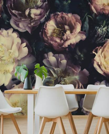 mural de pared floral personalizable de color morado llamado Purple Roses para dormitorios, salas de estar y comedores