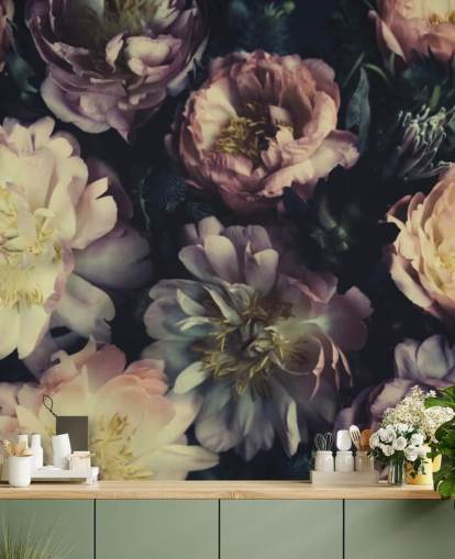 lila anpassningsbar blommig väggmålning kallad Purple Roses för sovrum, vardagsrum och matsalar