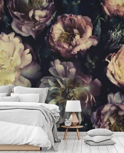 murale floreale viola personalizzabile chiamato Purple Roses per camere da letto, salotti e sale da pranzo