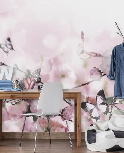 Blommor bakgrund med fantastiska våren sakura med fjärilar. Blommor av körsbär.