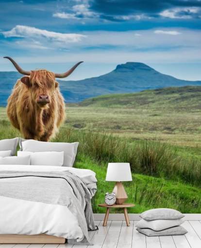 papier peint mural de vache personnalisable marron, bleu et vert appelé Grazing Highland Cow