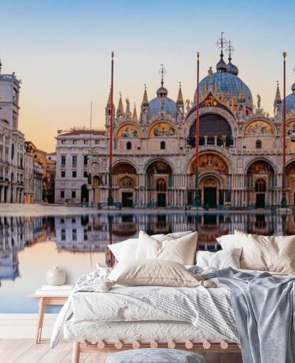 venetian building wallpaper