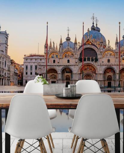 venetian building wallpaper