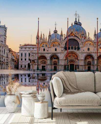 venetian building wallpaper