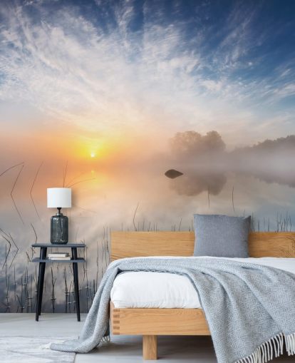 sunrise misty lake behang