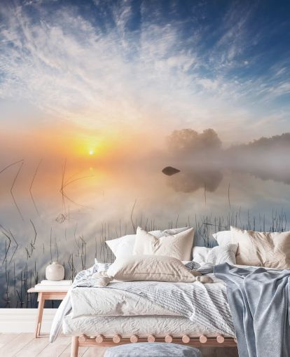 sunrise misty lake behang