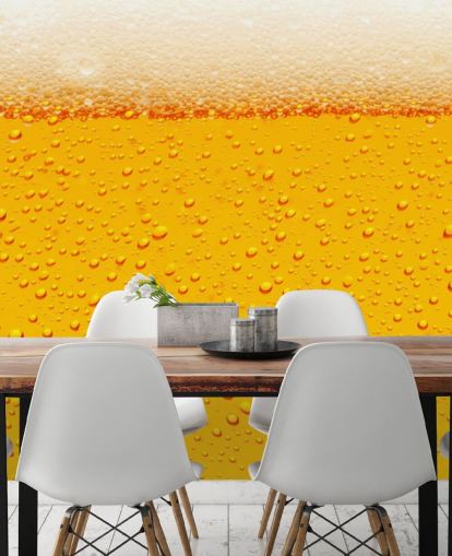 Mural de pared Vaso de cerveza cerca de espuma y burbujas