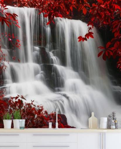 bosque de hojas rojas con papel tapiz de cascada