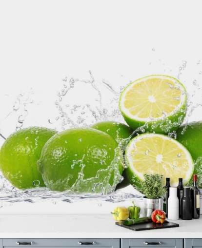 Decorazione murale con lime verdi e spruzzi d'acqua