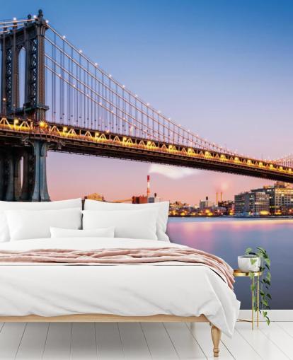 Ponte de Manhattan iluminada no mural de parede do crepúsculo